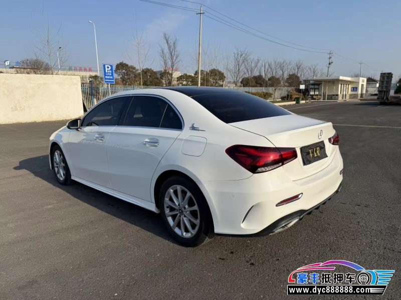 20年奔驰A轿车抵押车出售