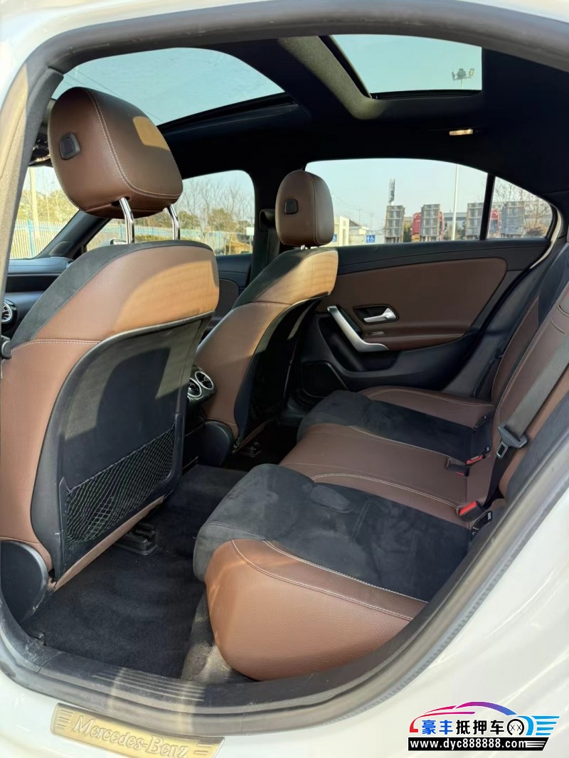 20年奔驰A轿车抵押车出售