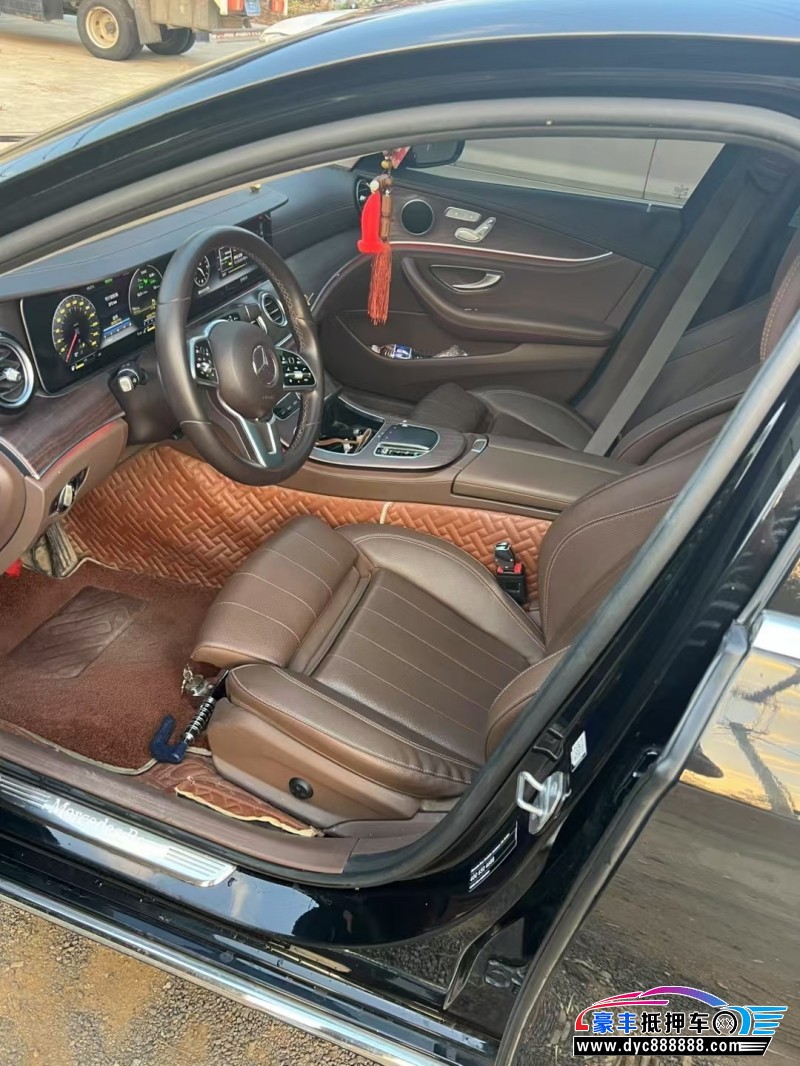 20年奔驰E轿车抵押车出售