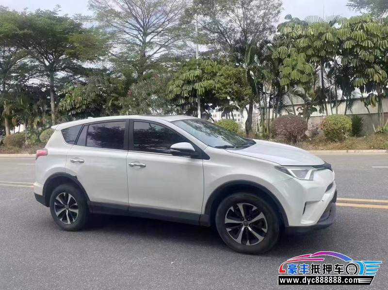 21年丰田RAV4轿车抵押车出售
