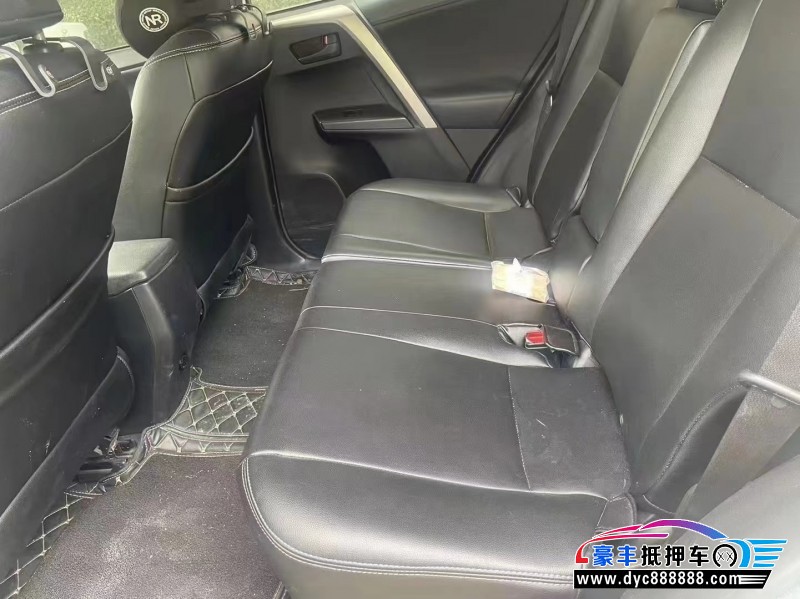 21年丰田RAV4轿车抵押车出售