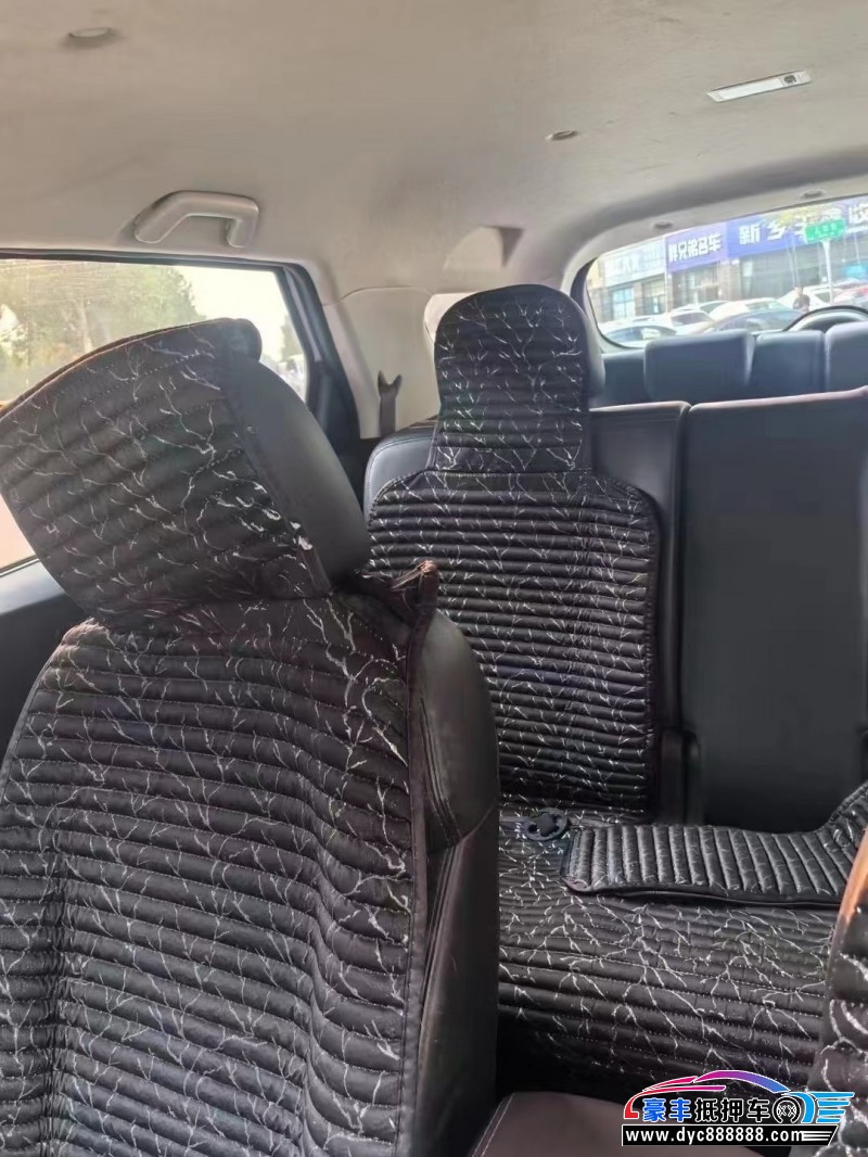 22年东风风光560轿车抵押车出售