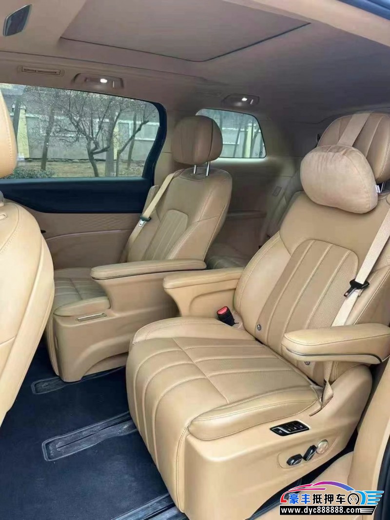 24年岚图梦想家轿车抵押车出售