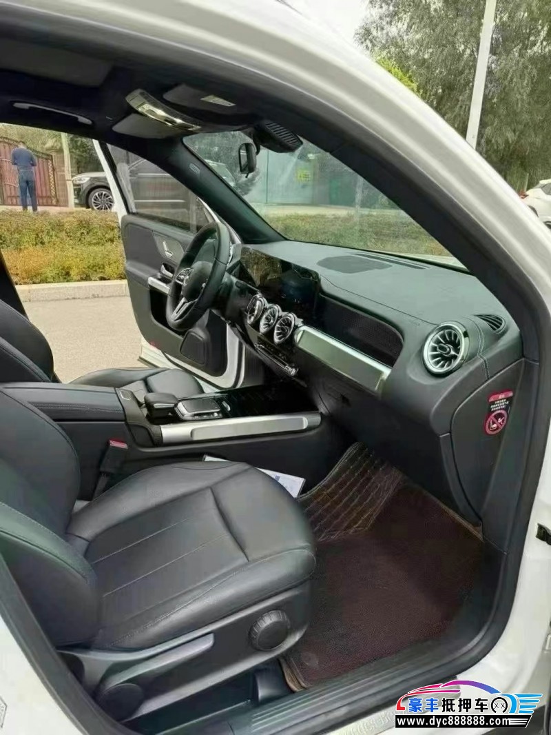 23年奔驰GLB轿车抵押车出售