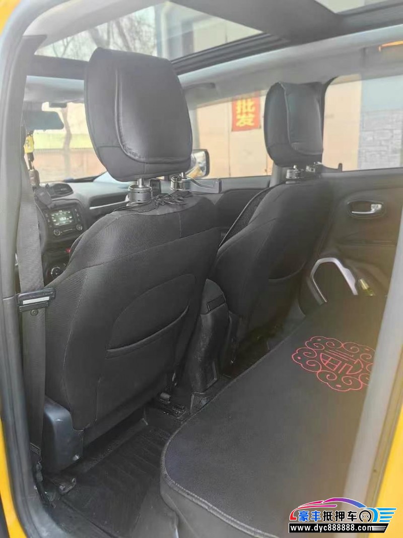 17年Jeep自由侠轿车抵押车出售