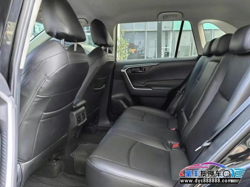 22年丰田威兰达轿车抵押车出售