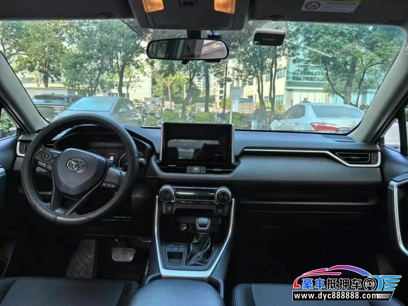 22年丰田威兰达轿车抵押车出售