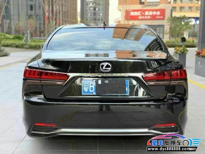 24年雷克萨斯LS轿车抵押车出售