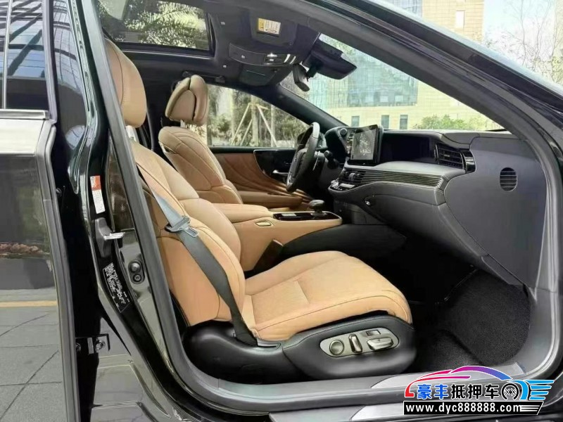 24年雷克萨斯LS轿车抵押车出售