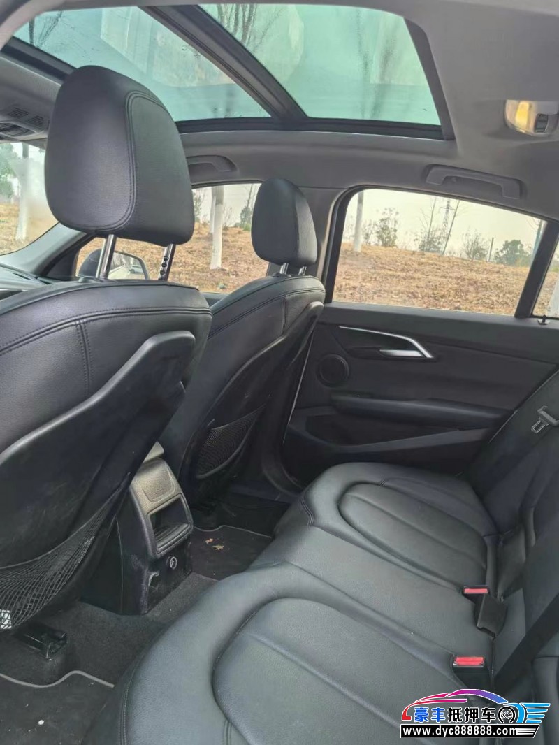 18年宝马1系轿车抵押车出售