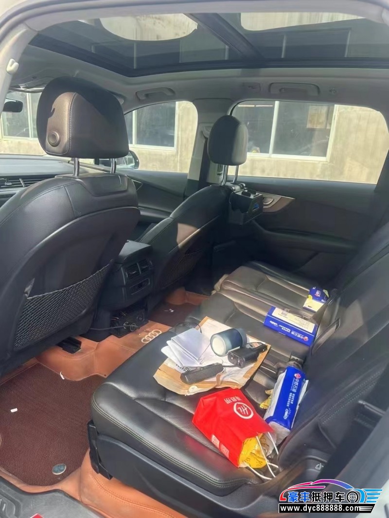 16年奥迪Q7轿车抵押车出售