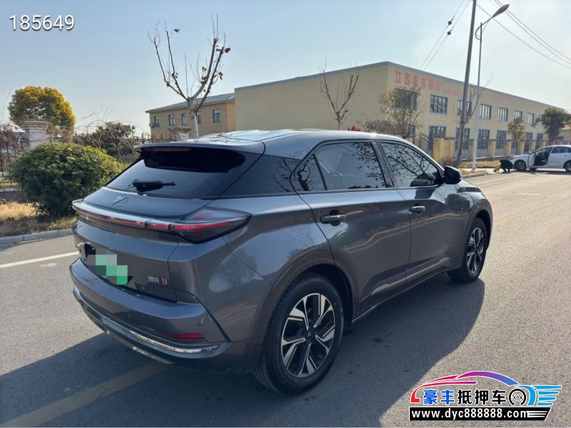 23年哪吒U轿车抵押车出售