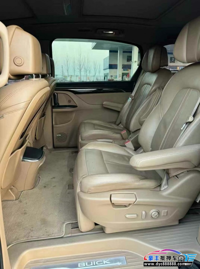 17年别克GL8轿车抵押车出售