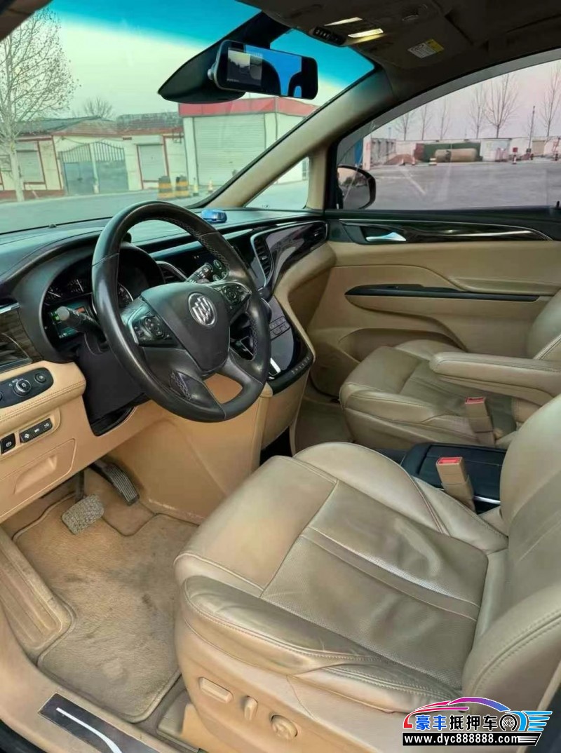 17年别克GL8轿车抵押车出售