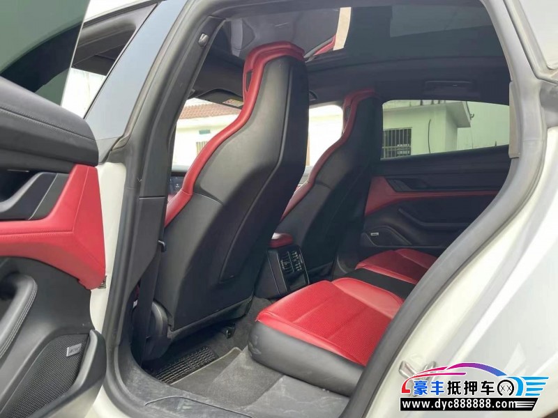 21年保时捷TaYcan轿车抵押车出售