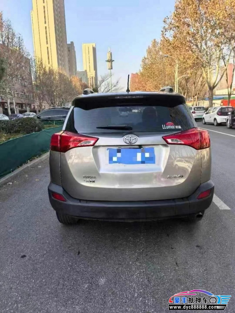 14年丰田RAV4轿车抵押车出售