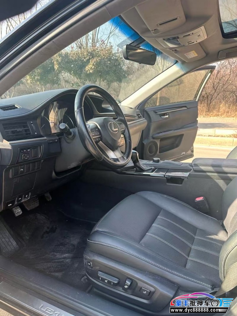 16年雷克萨斯ES轿车抵押车出售