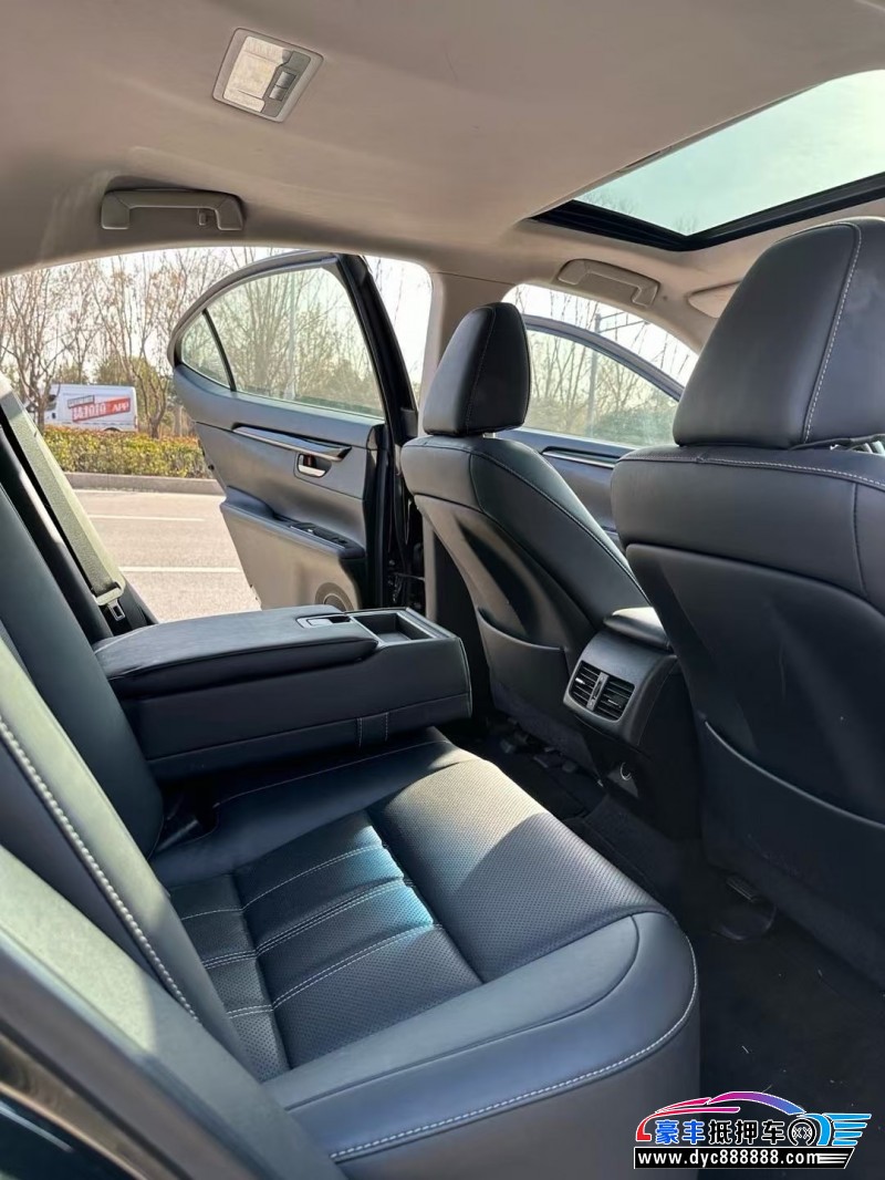 16年雷克萨斯ES轿车抵押车出售