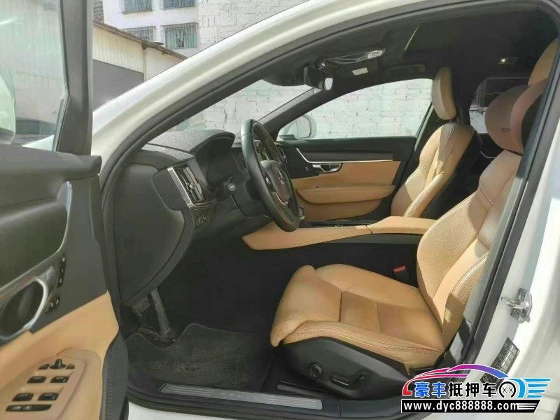 17年沃尔沃v90轿车抵押车出售