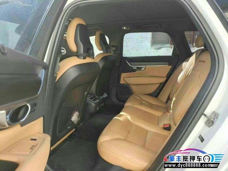 17年沃尔沃v90轿车抵押车出售