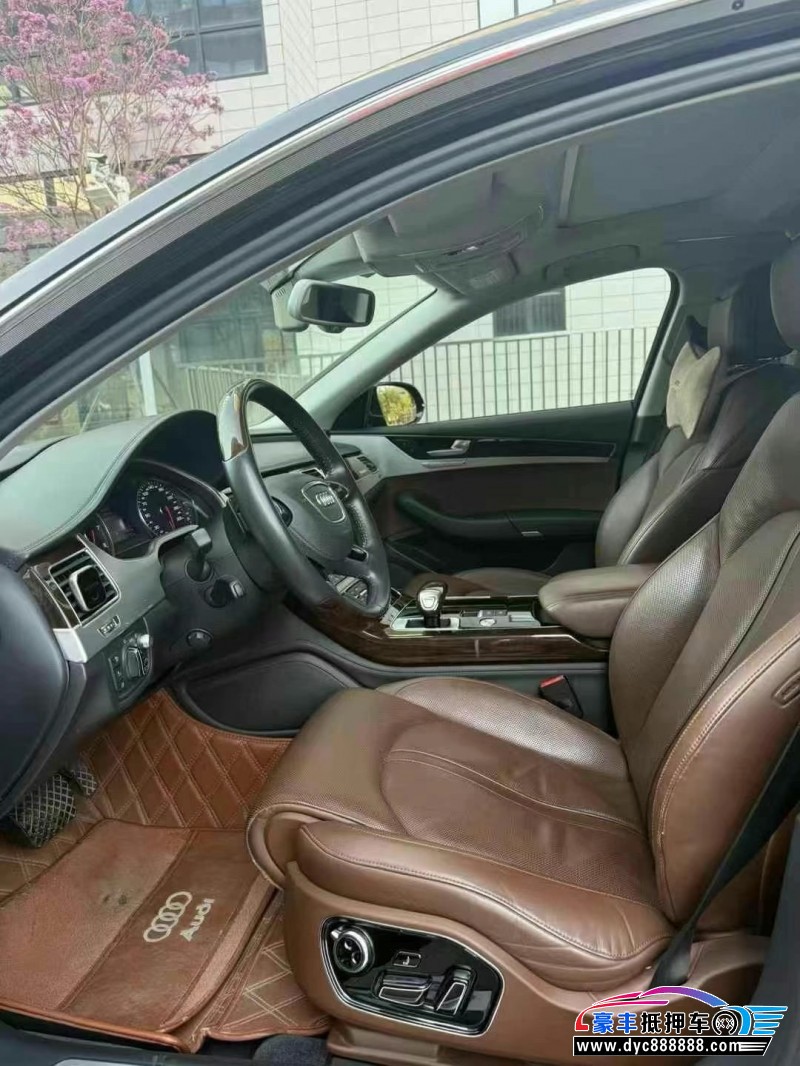 18年奥迪A8L轿车抵押车出售