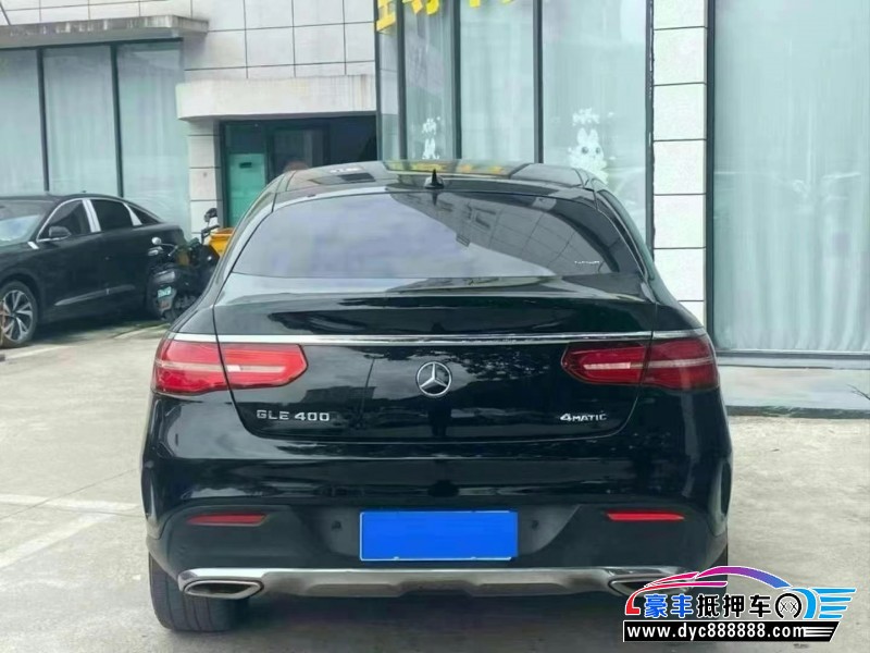 17年奔驰GLE轿车抵押车出售