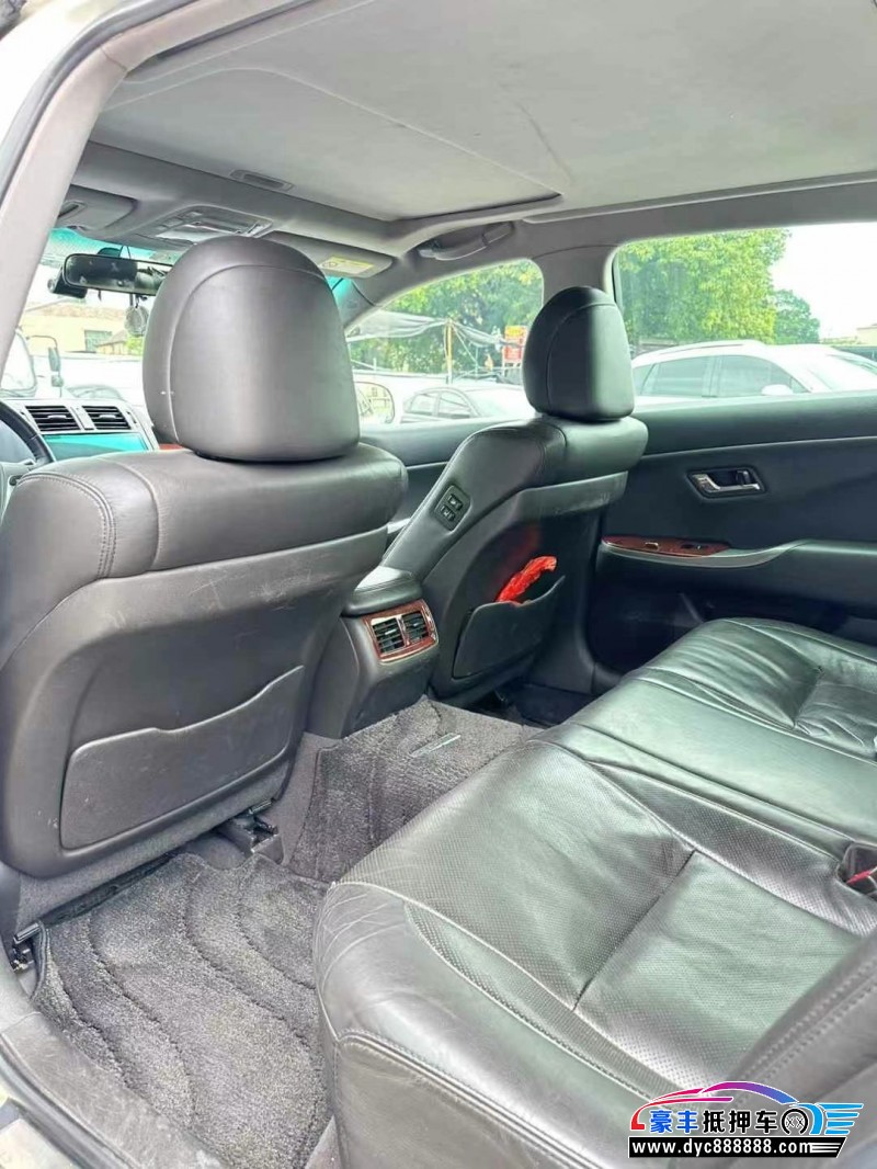 14年丰田皇冠轿车抵押车出售