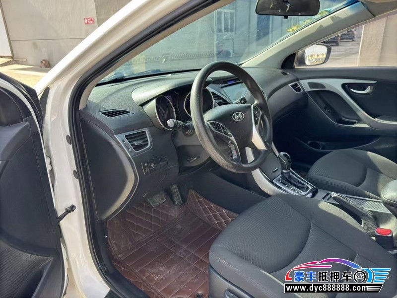 16年现代朗动轿车抵押车出售