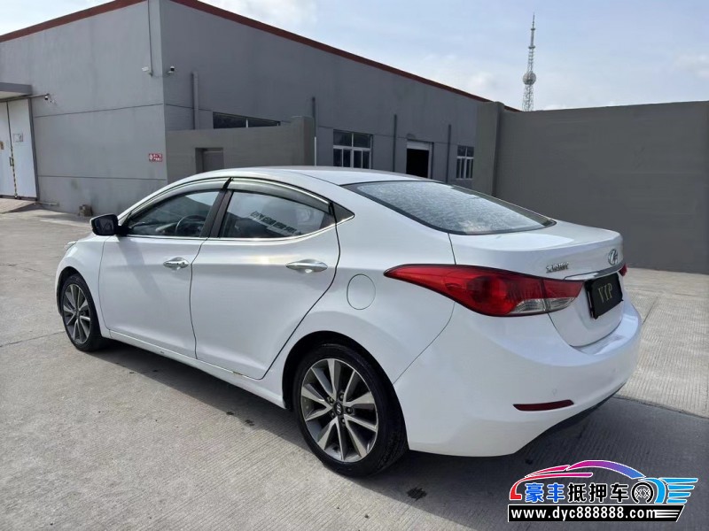 16年现代朗动轿车抵押车出售