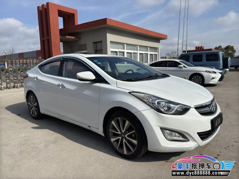 16年现代朗动轿车抵押车出售