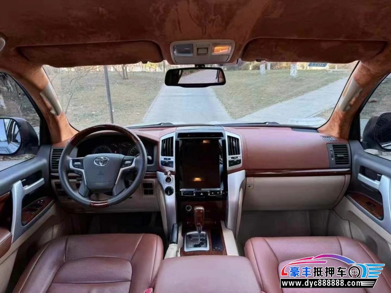 14年丰田兰德酷路泽（陆巡）轿车抵押车出售