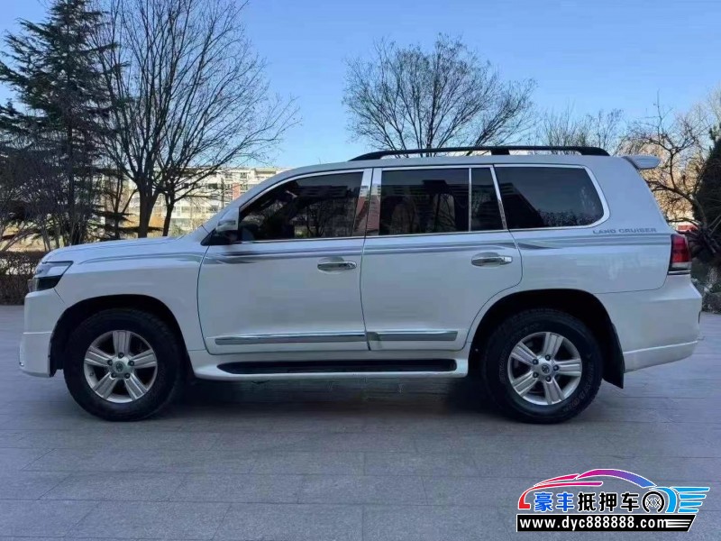 14年丰田兰德酷路泽（陆巡）轿车抵押车出售