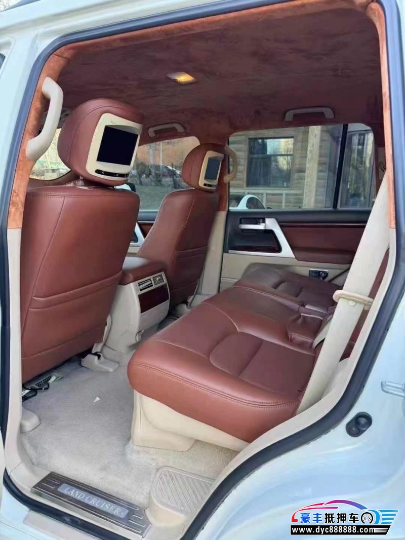 14年丰田兰德酷路泽（陆巡）轿车抵押车出售