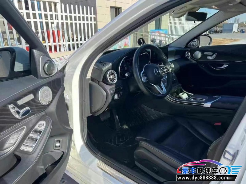 19年奔驰C轿车抵押车出售