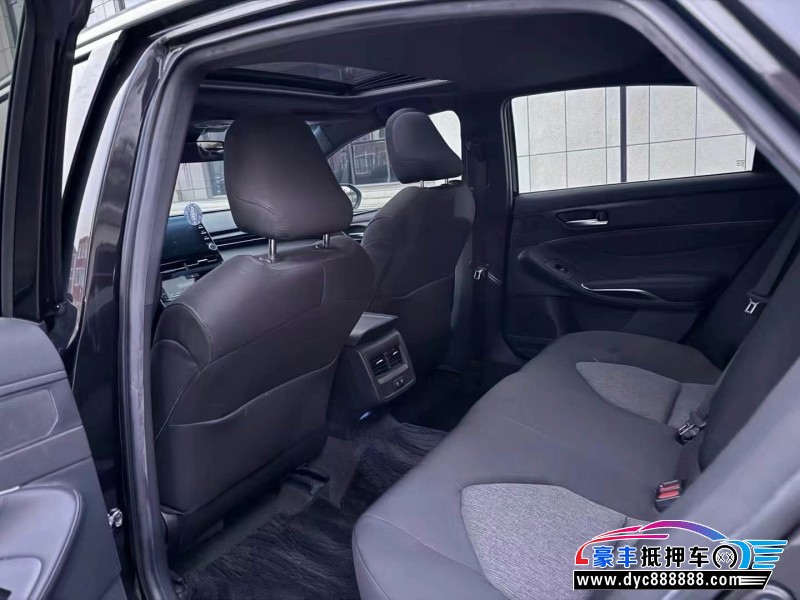 20年丰田亚洲龙轿车抵押车出售