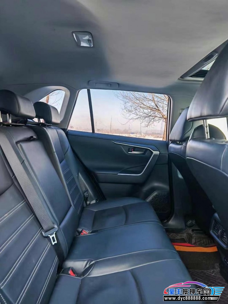 22年丰田威兰达轿车抵押车出售