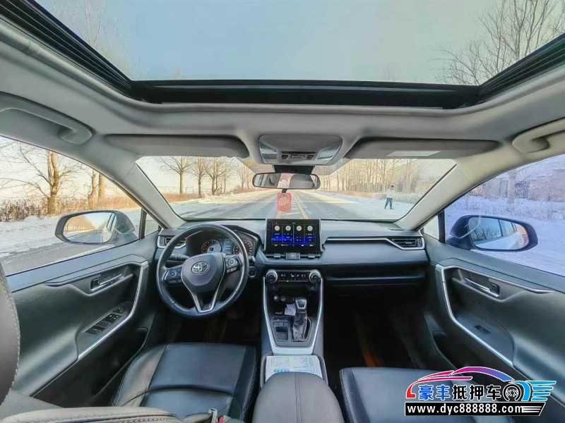 22年丰田威兰达轿车抵押车出售