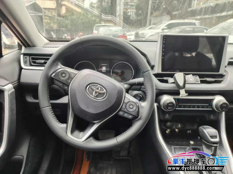 22年丰田威兰达轿车抵押车出售