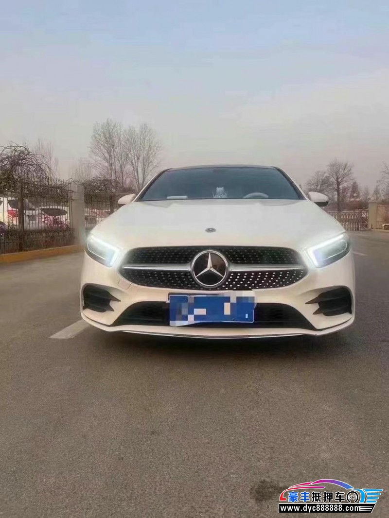 21年奔驰A轿车抵押车出售