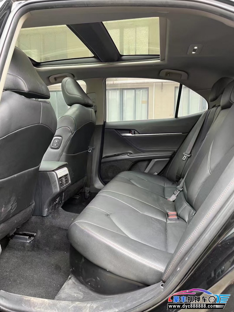 19年丰田凯美瑞轿车抵押车出售