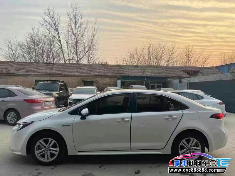 22年丰田雷凌轿车抵押车出售