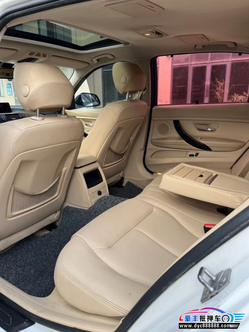 12年宝马3系轿车抵押车出售