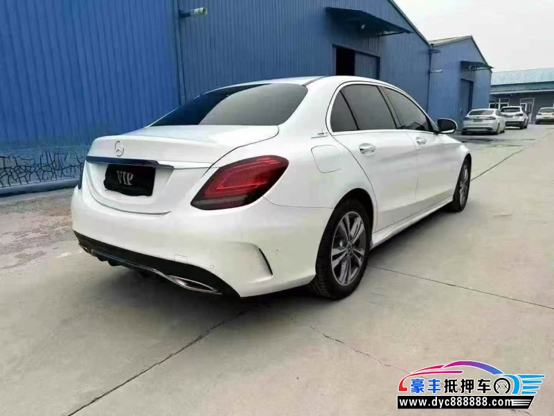 19年奔驰C轿车抵押车出售