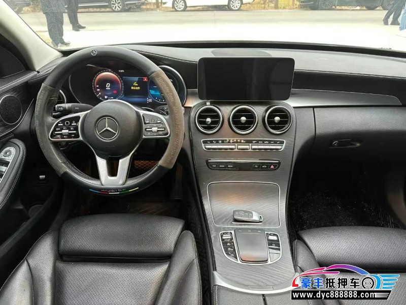 19年奔驰C轿车抵押车出售