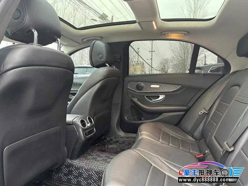 19年奔驰C轿车抵押车出售