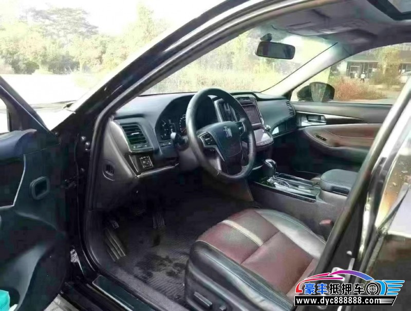 17年丰田皇冠轿车抵押车出售