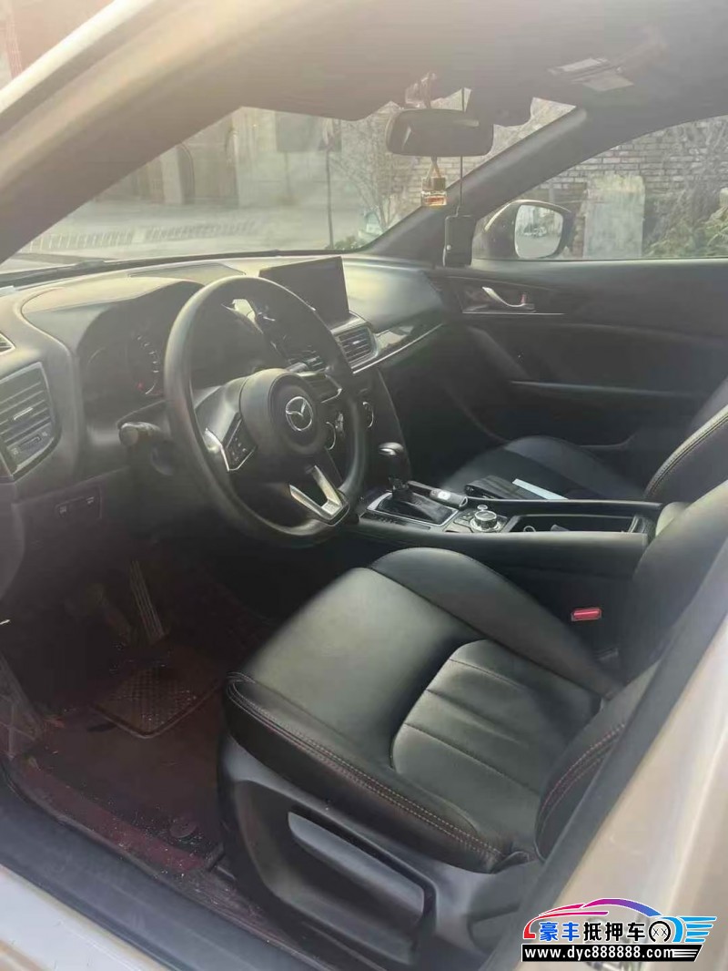 20年马自达CX-4轿车抵押车出售