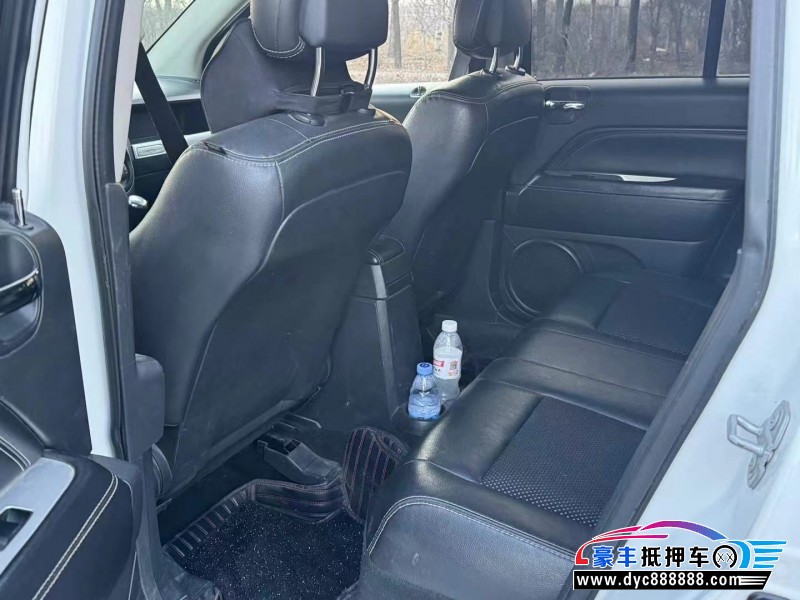 16年Jeep指南者轿车抵押车出售