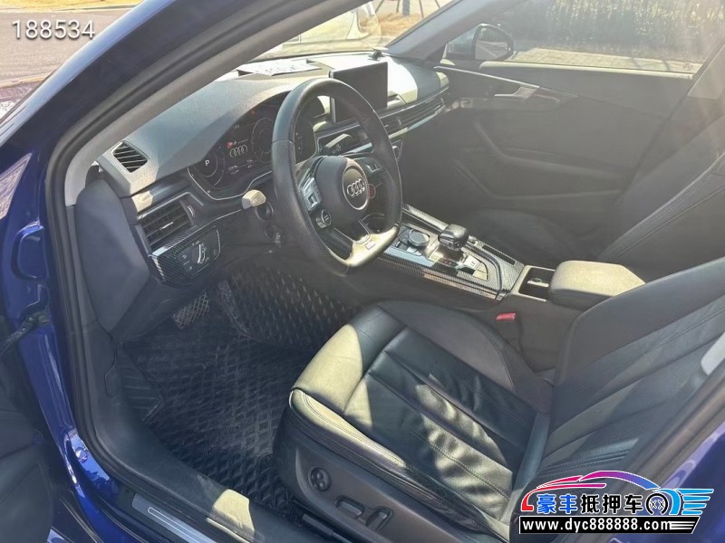 19年奥迪A4L轿车抵押车出售