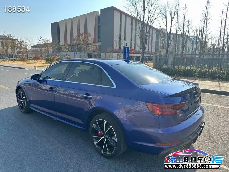 19年奥迪A4L轿车抵押车出售